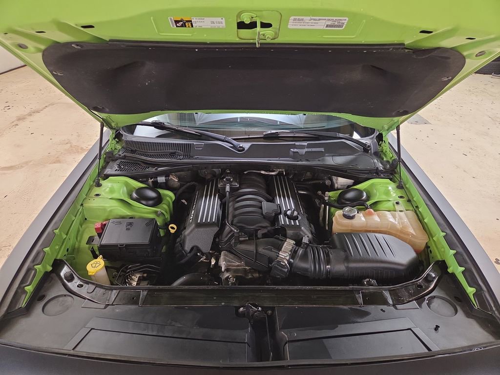 Used 2015 Dodge Challenger R/T Scat Pack w/ Scat Pack Stripe Group image 21