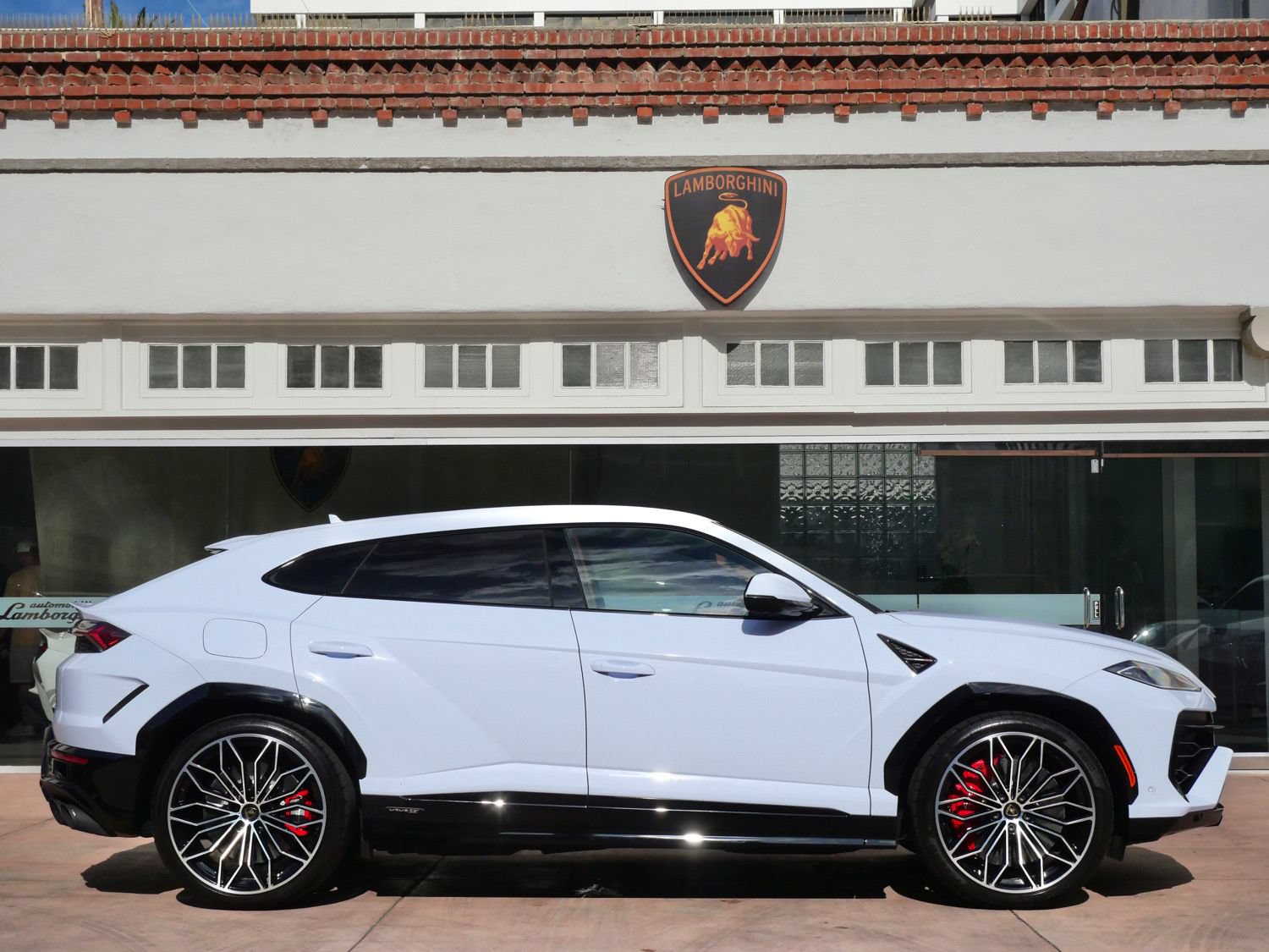 Used 2026 Lamborghini Urus S AWD/4WD image 2