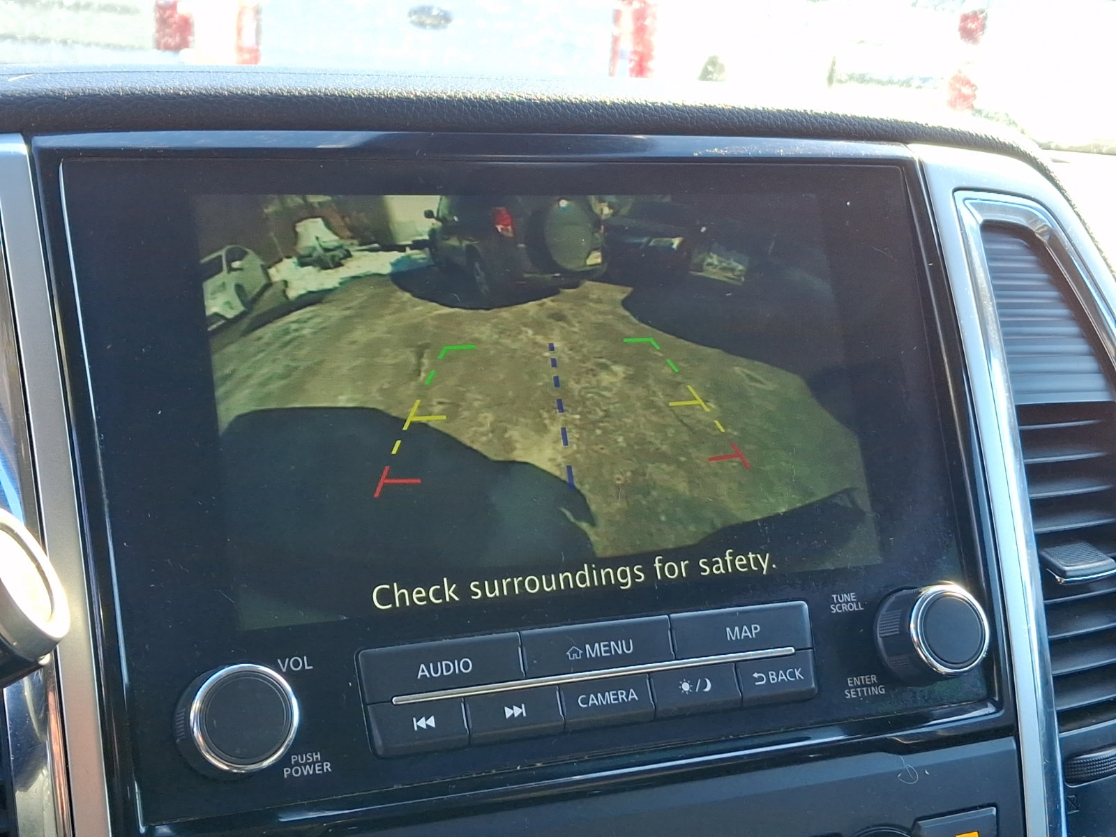 Used 2021 Nissan Titan SV w/ SV Convenience Package image 18