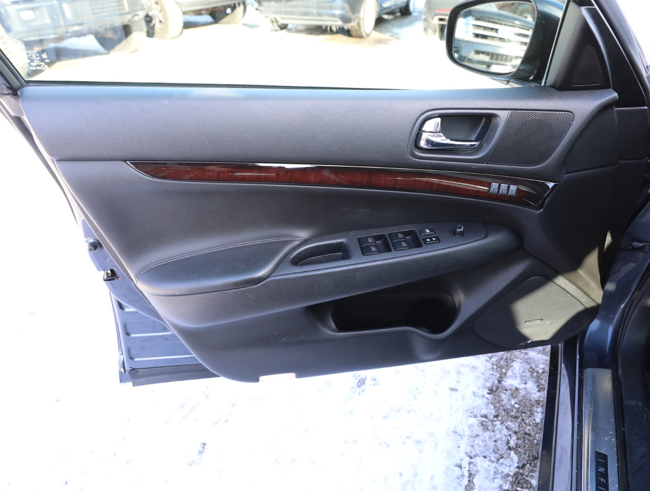 Used 2013 INFINITI G37 x w/ Premium Pkg image 14