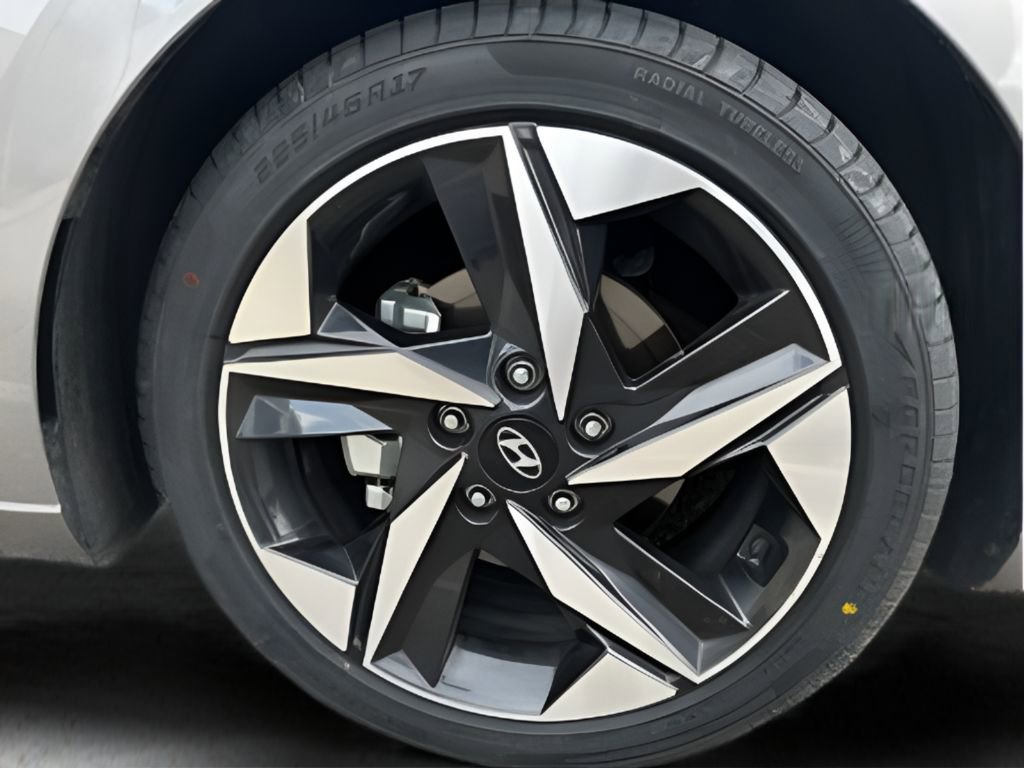 Used 2023 Hyundai Elantra SEL w/ Convenience Package image 11