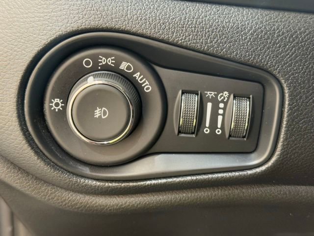 Used 2019 Jeep Renegade Altitude w/ Quick Order Package 22M image 30