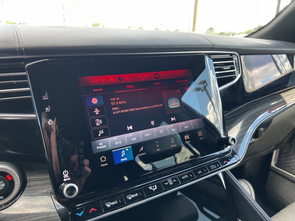 Used 2022 Jeep Wagoneer Series III w/ Convenience Group I image 12