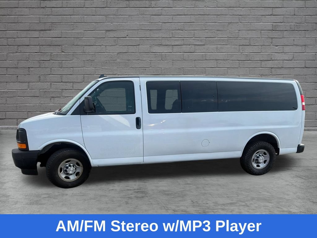Used 2017 Chevrolet Express 3500 LS RWD image 4