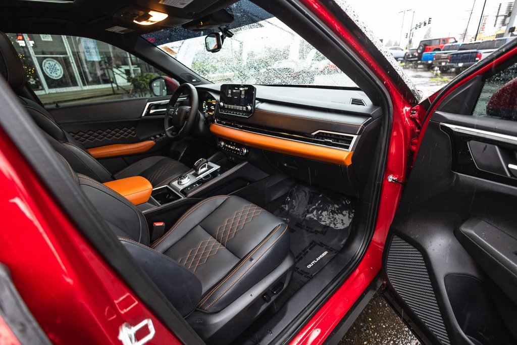 Used 2024 Mitsubishi Outlander SEL image 30