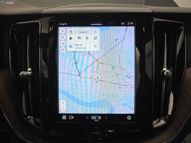 Used 2023 Volvo XC60 B5 Plus image 28