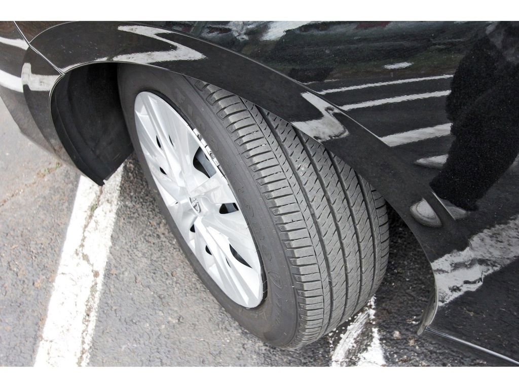 Used 2024 Nissan Sentra S image 35