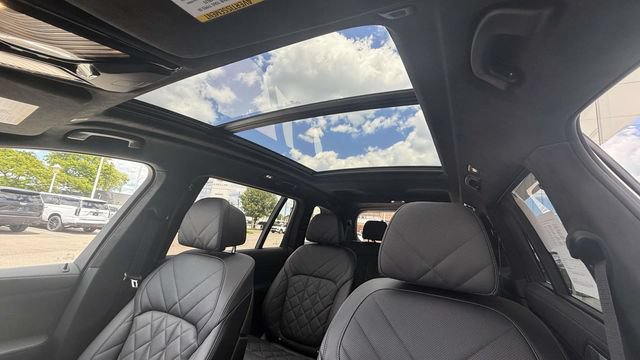 Used 2024 BMW X7 xDrive40i w/ M Sport Package AWD/4WD image 86