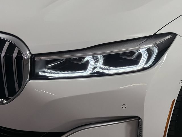 Used 2022 BMW 750i xDrive w/ Executive Package AWD/4WD image 32