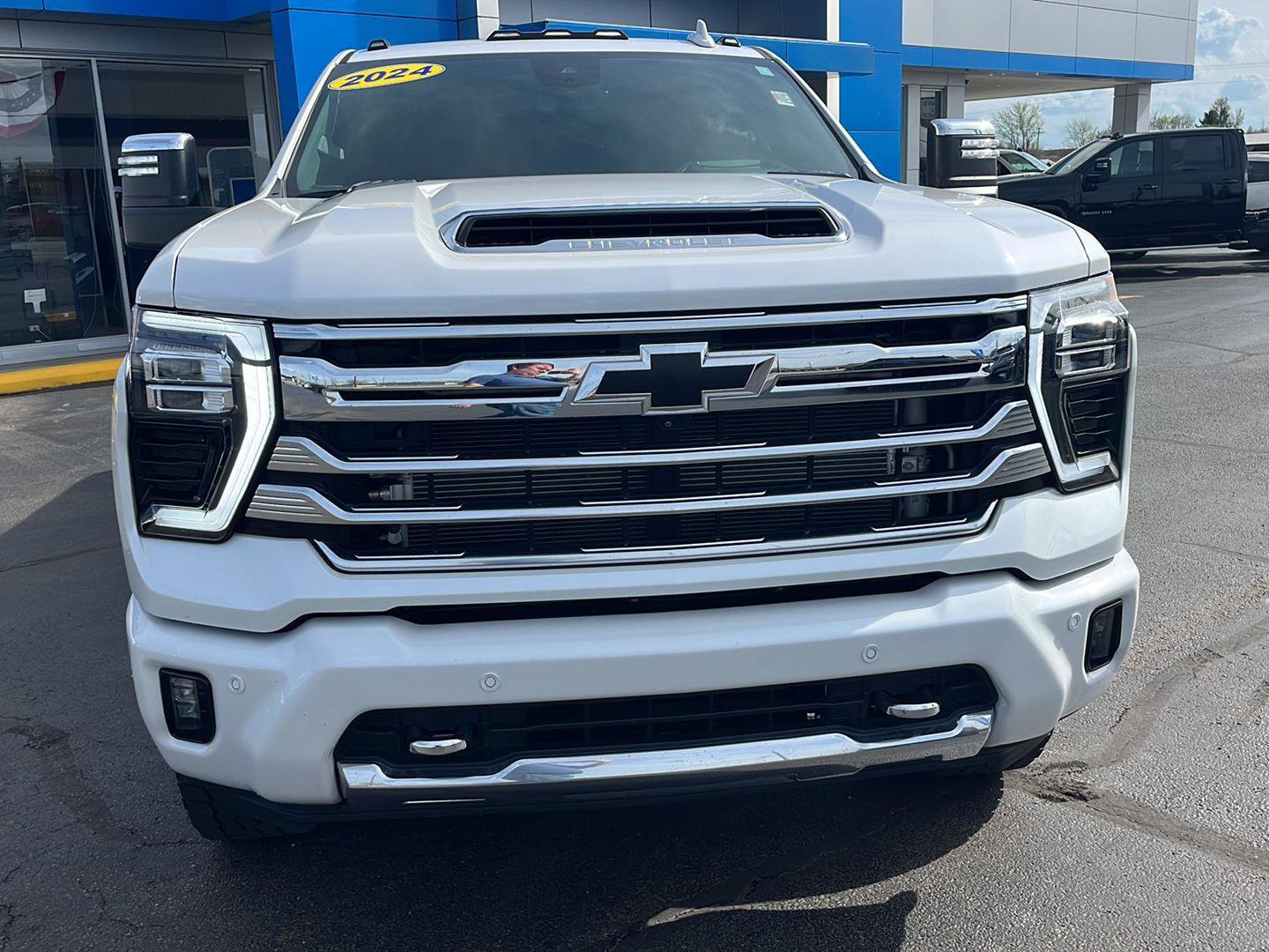 Used 2024 Chevrolet Silverado 2500 High Country w/ High Country Premium Package image 9