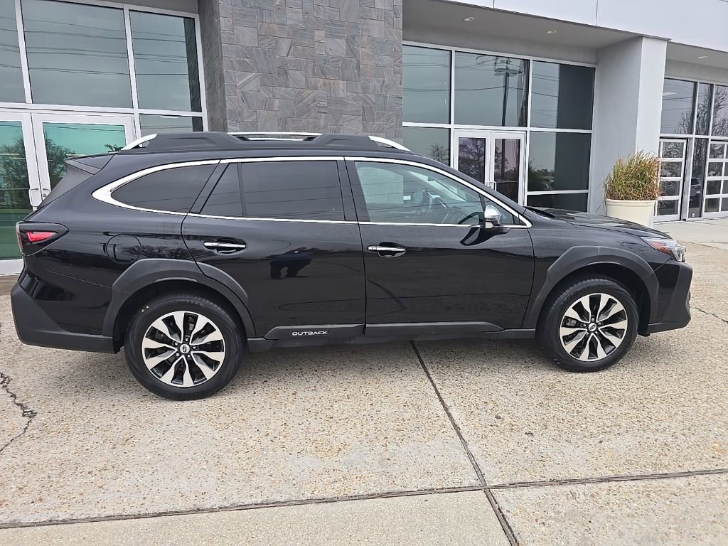 Used 2023 Subaru Outback Touring image 11