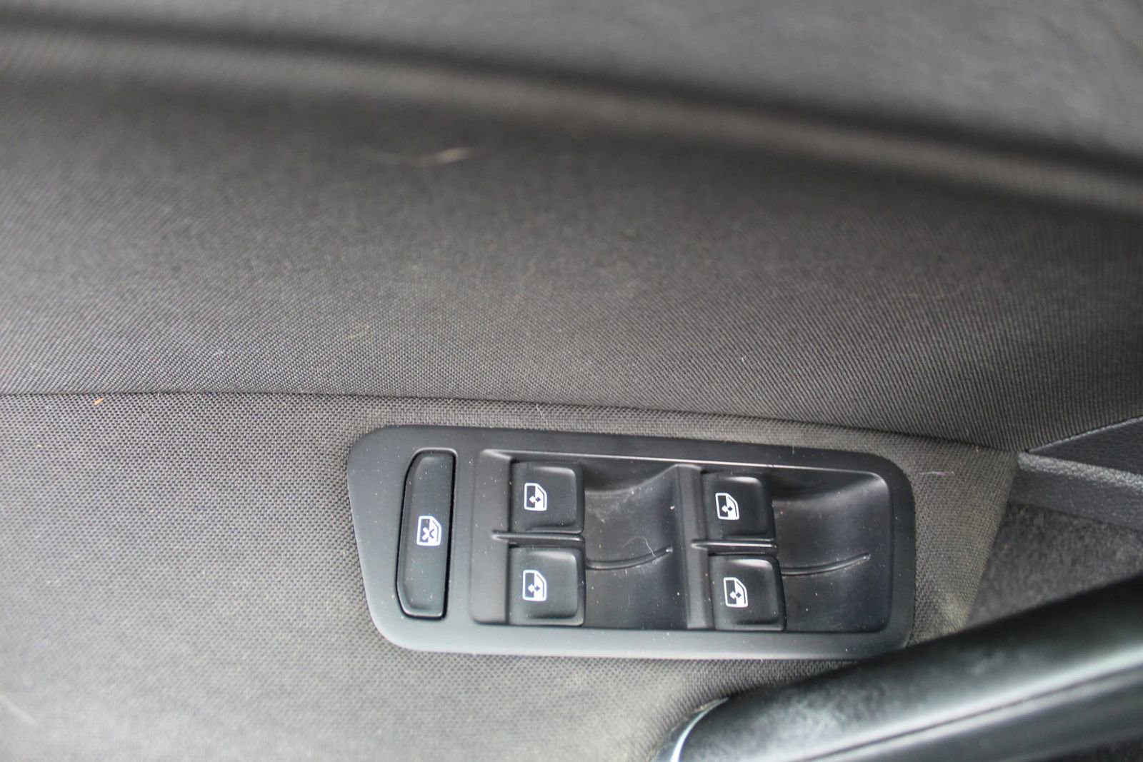 Used 2019 Volkswagen Golf S image 26