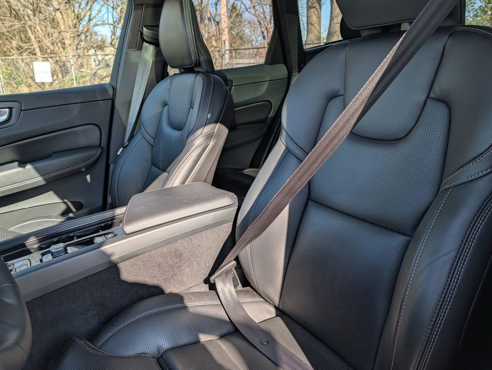 Used 2024 Volvo XC60 T8 Ultimate w/ Protection Package Premier image 19