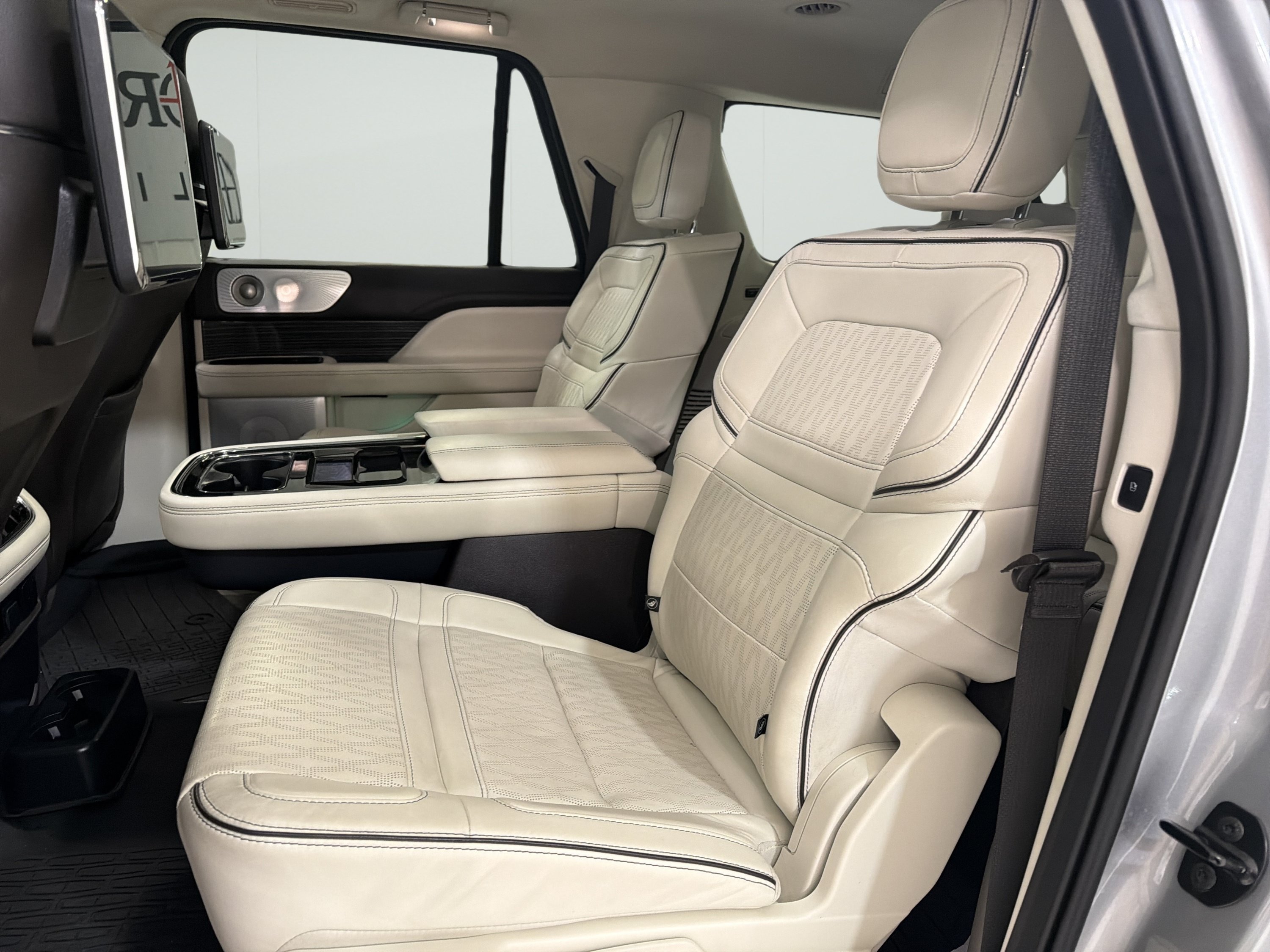 Used 2023 Lincoln Navigator L Black Label AWD/4WD image 10