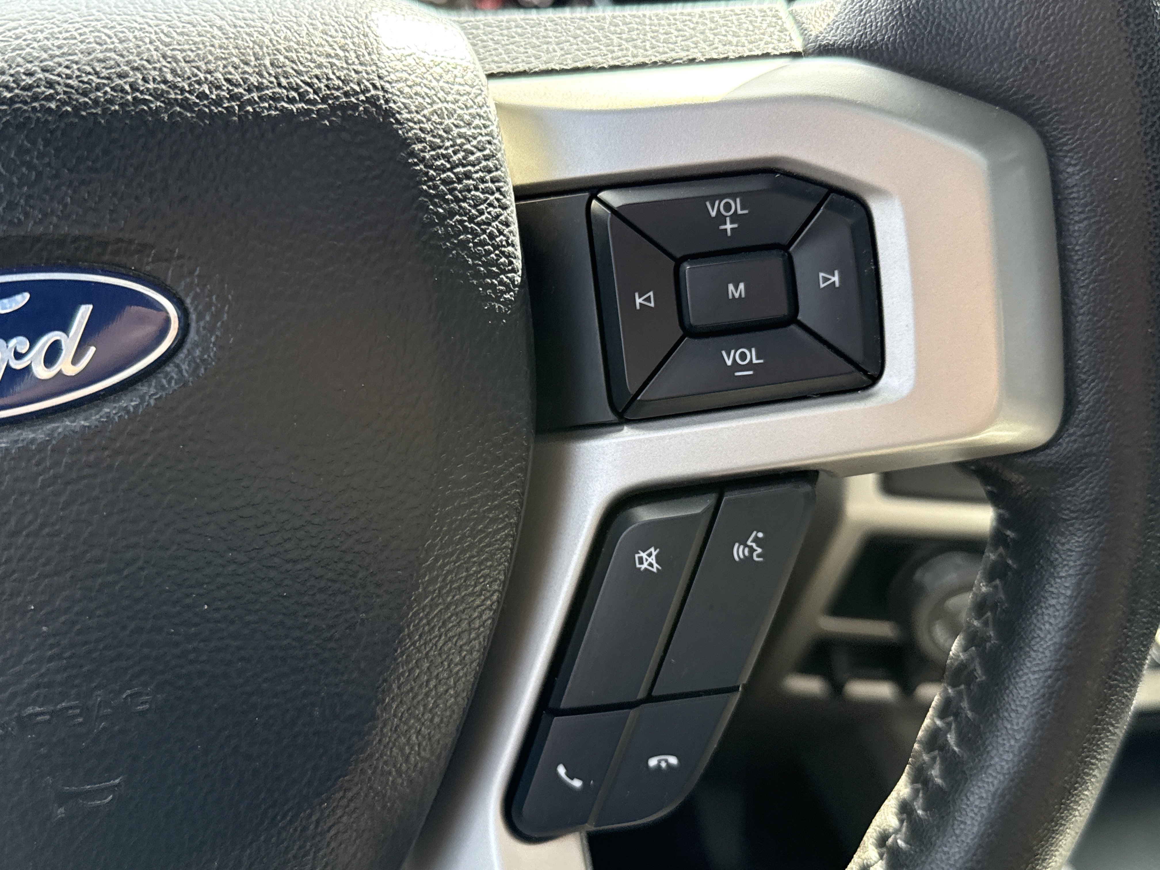 Used 2019 Ford F150 Lariat w/ Equipment Group 502A Luxury image 19