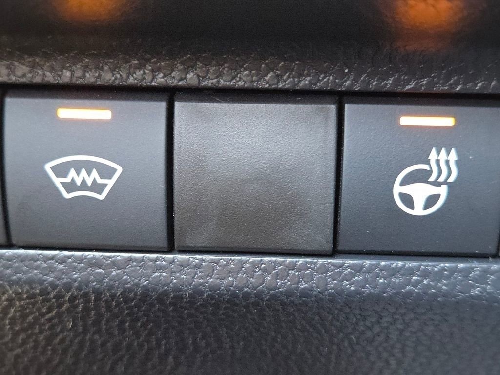 Used 2025 Toyota RAV4 XSE w/ Weather Package image 18