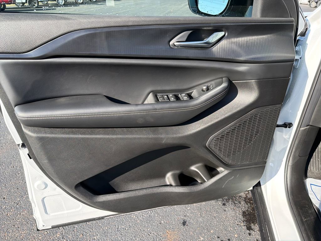 New 2025 Jeep Grand Cherokee L Altitude image 10