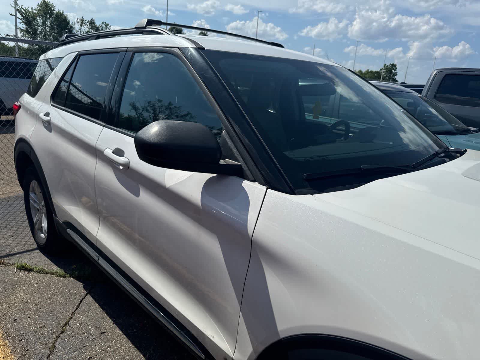 Used 2023 Ford Explorer XLT w/ Equipment Group 202A AWD/4WD image 25