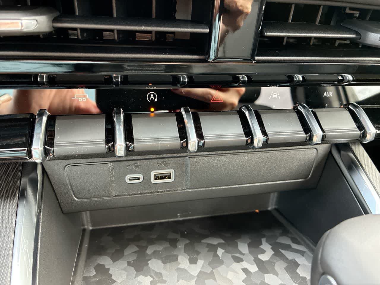 New 2026 GMC Canyon Elevation w/ Convenience Package RWD image 18