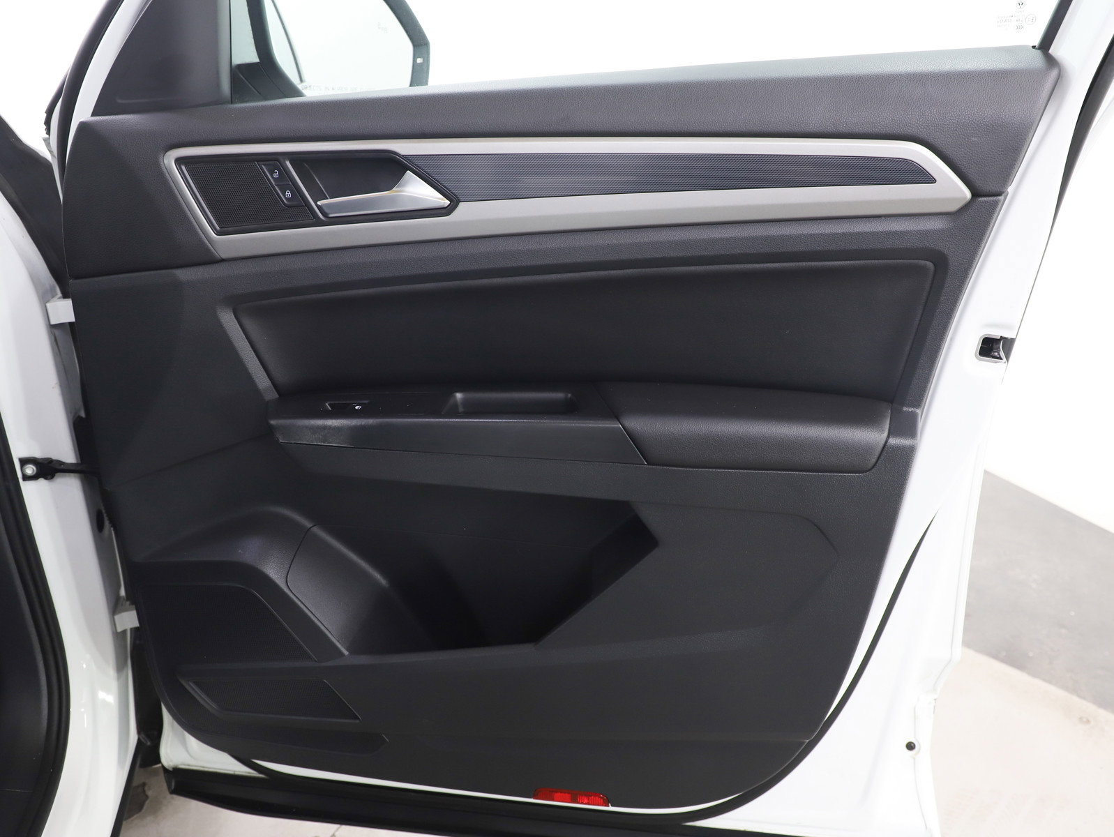 Used 2021 Volkswagen Atlas SE w/ Panoramic Sunroof Package image 14