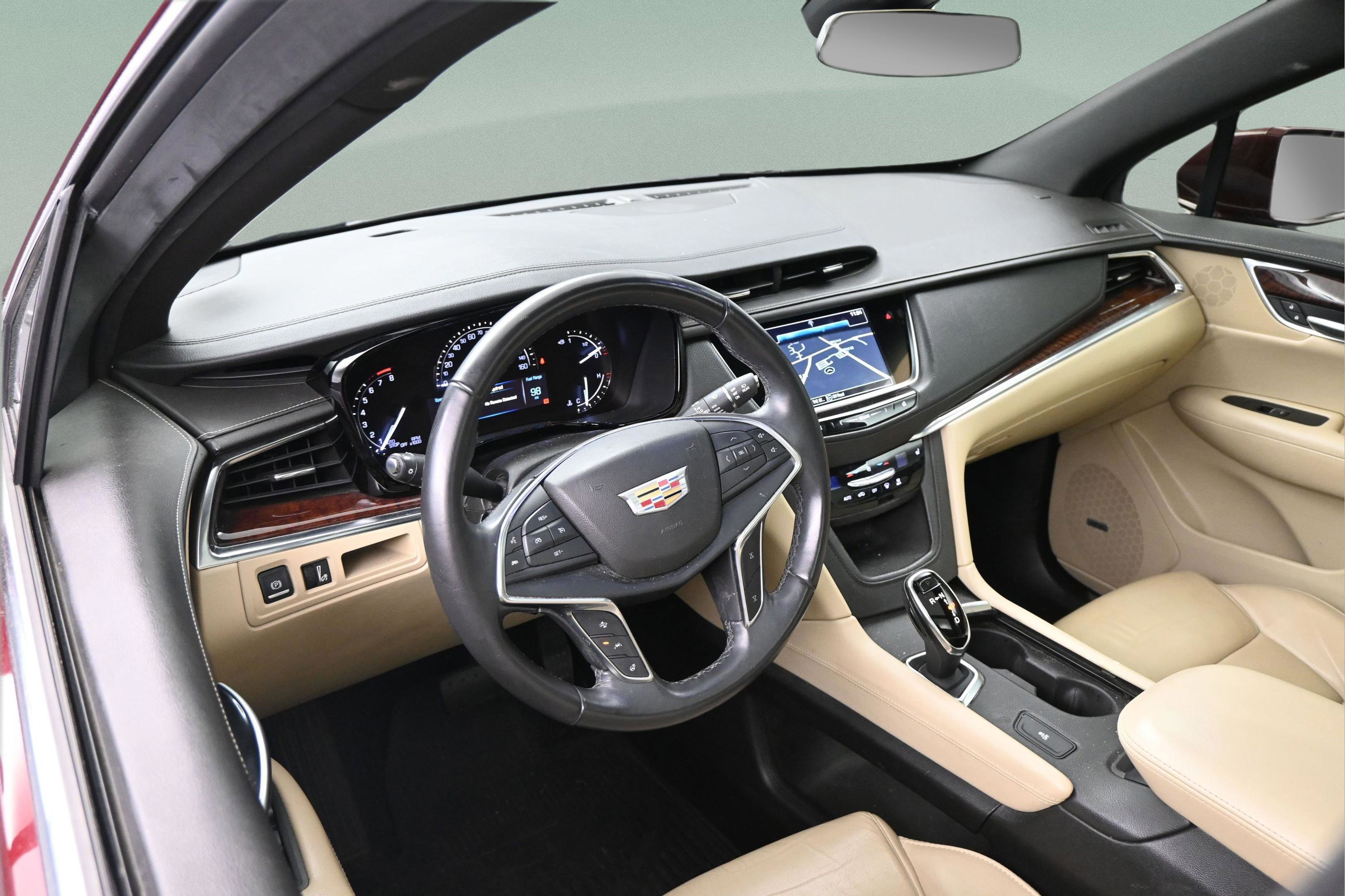 Used 2018 Cadillac XT5 Luxury w/ Driver Awareness Package FWD image 35