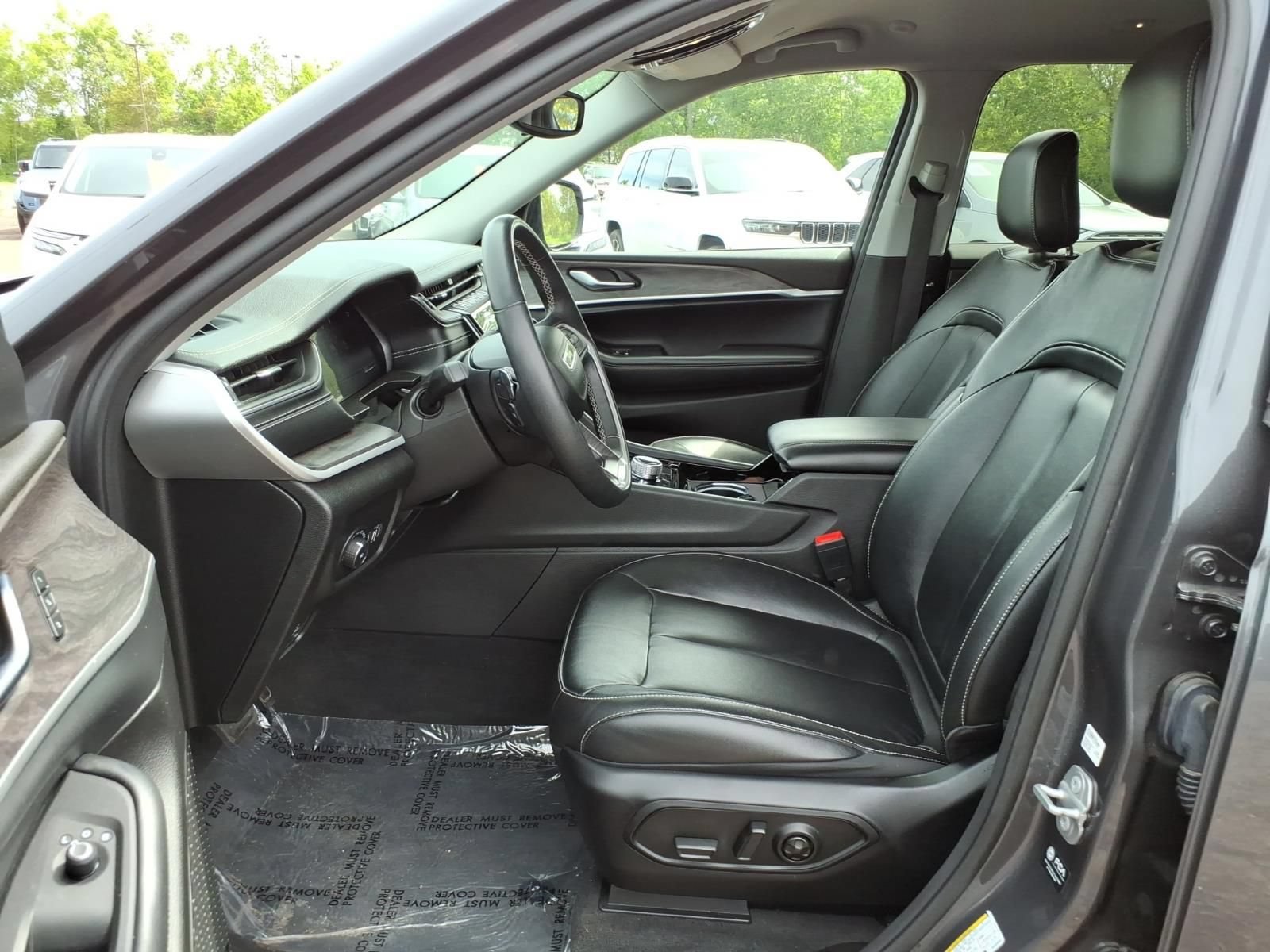 Used 2022 Jeep Grand Cherokee L Limited AWD/4WD image 14