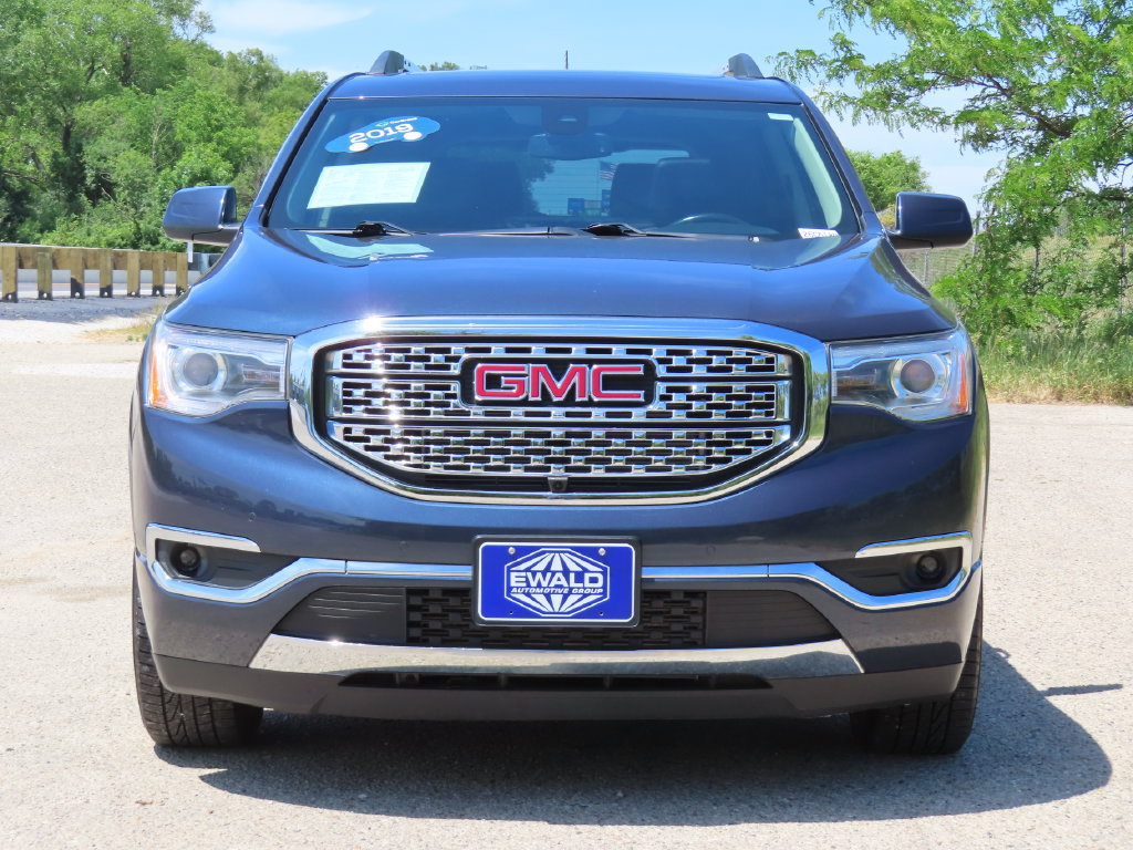 Used 2019 GMC Acadia Denali w/ Technology Package AWD/4WD image 16