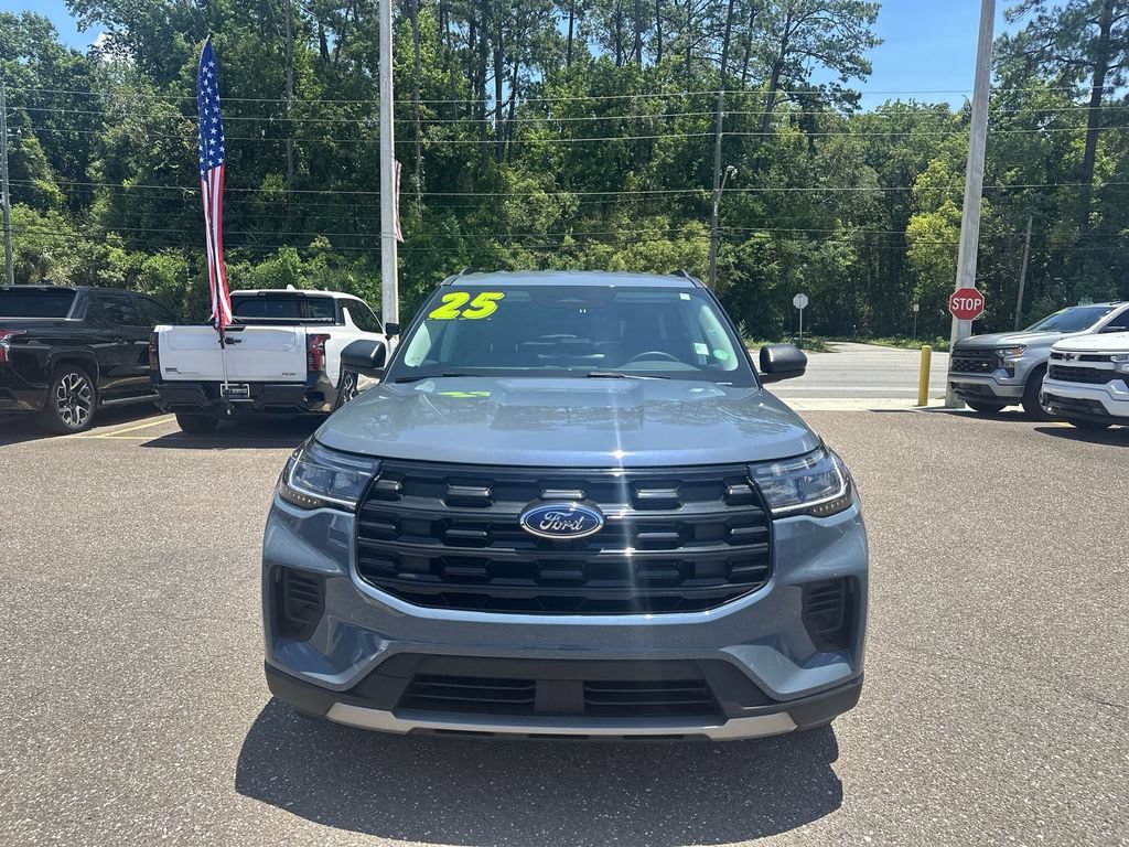 Used 2025 Ford Explorer Active RWD image 11