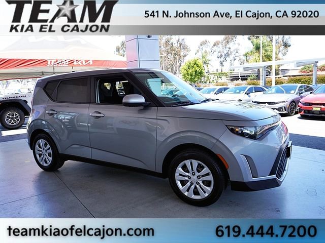 Used 2023 Kia Soul LX FWD image 9