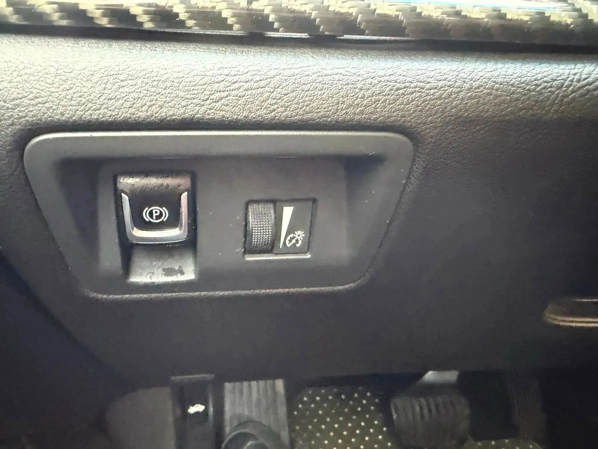 Used 2014 Cadillac ELR w/ Luxury Package image 17