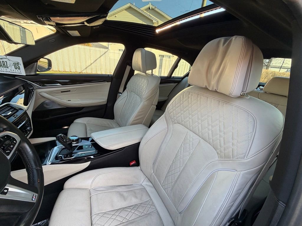 Used 2021 BMW M550i xDrive w/ Dynamic Handling Package image 17