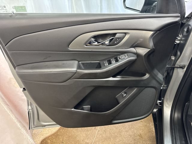 Certified 2023 Chevrolet Traverse LT FWD image 23