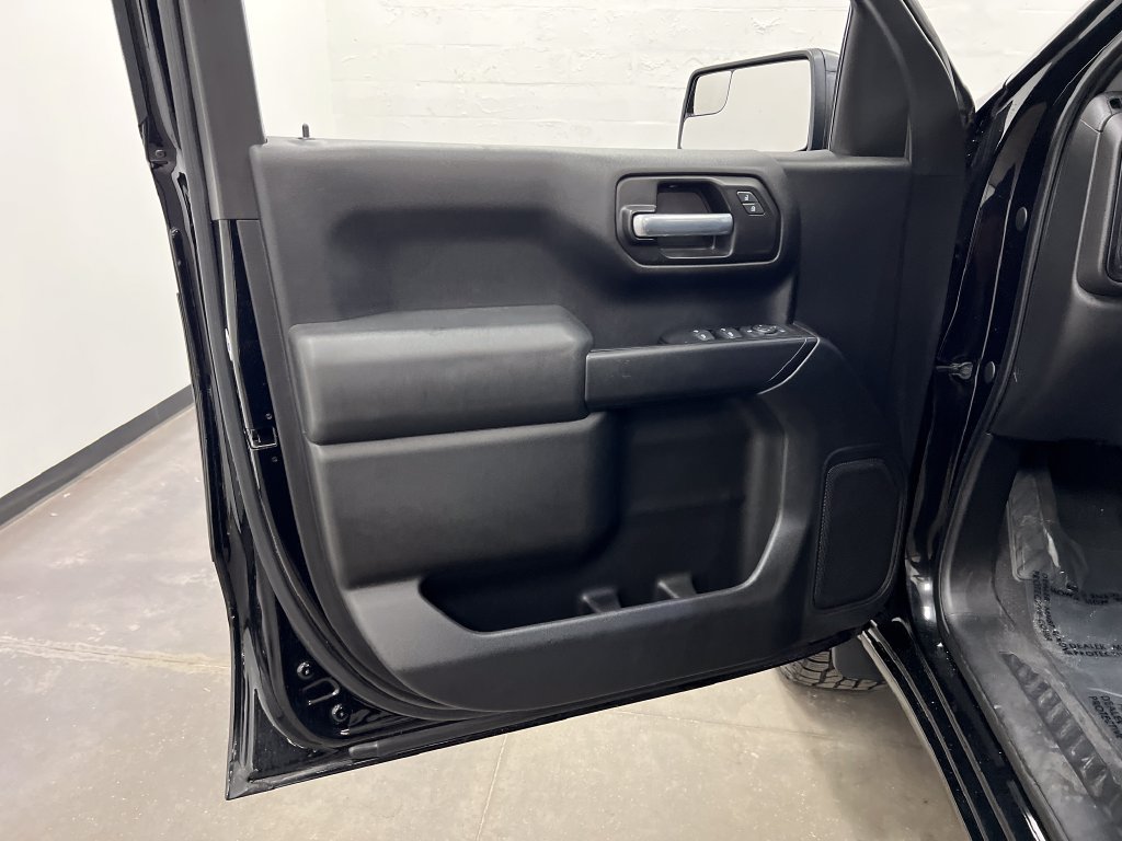 Used 2020 Chevrolet Silverado 1500 Custom Trail Boss w/ Custom Convenience Package AWD/4WD image 10