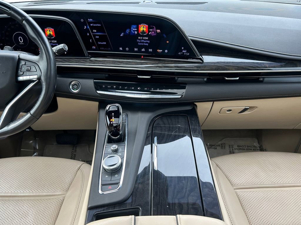 Used 2024 Cadillac Escalade Premium Luxury image 12