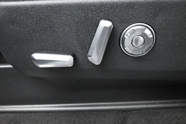 Certified 2025 Lincoln Navigator L Reserve AWD/4WD image 11