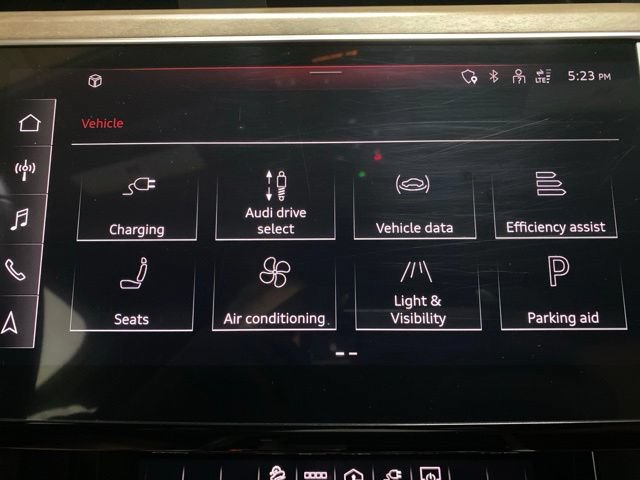 Used 2024 Audi Q8 e-tron Premium Plus w/ Premium Plus Package AWD/4WD image 51