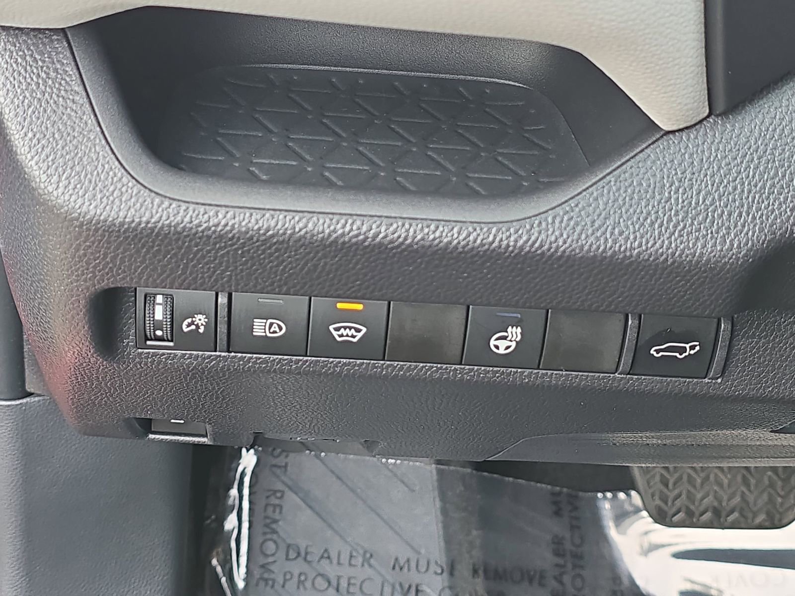 Used 2025 Toyota RAV4 XLE Premium image 33