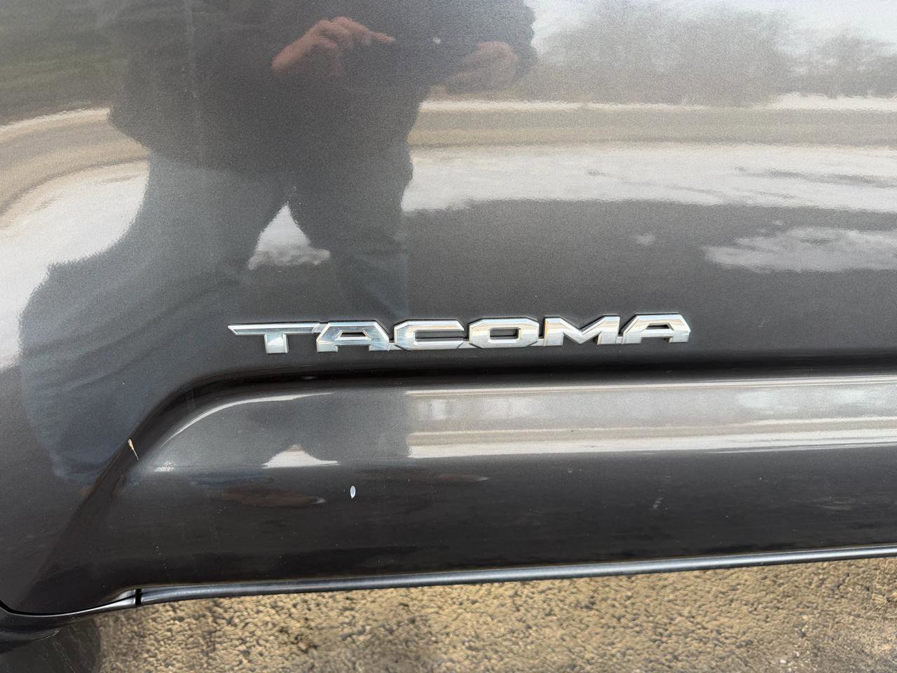 Used 2018 Toyota Tacoma SR5 image 10