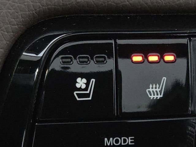 Used 2025 Honda Pilot Elite image 8