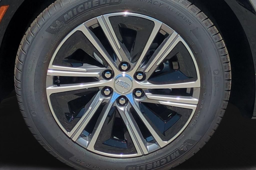 New 2026 Cadillac Lyriq Luxury AWD/4WD image 16