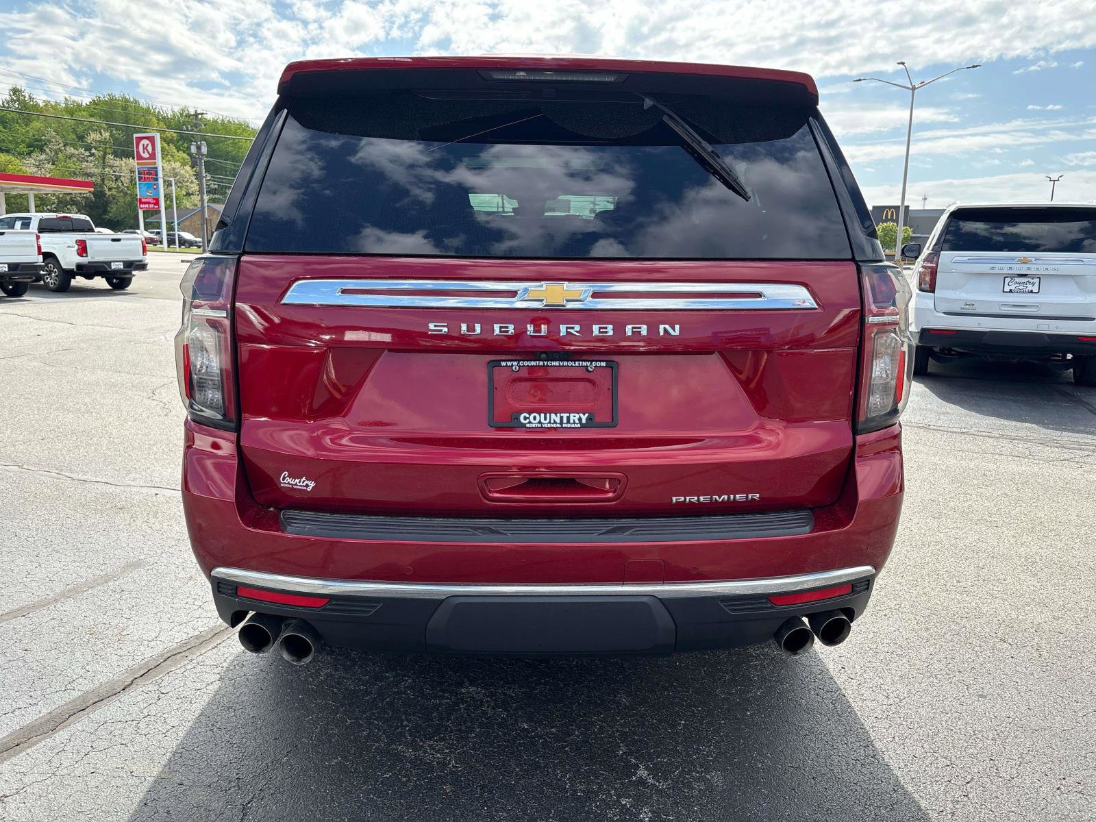 Used 2024 Chevrolet Suburban Premier image 4