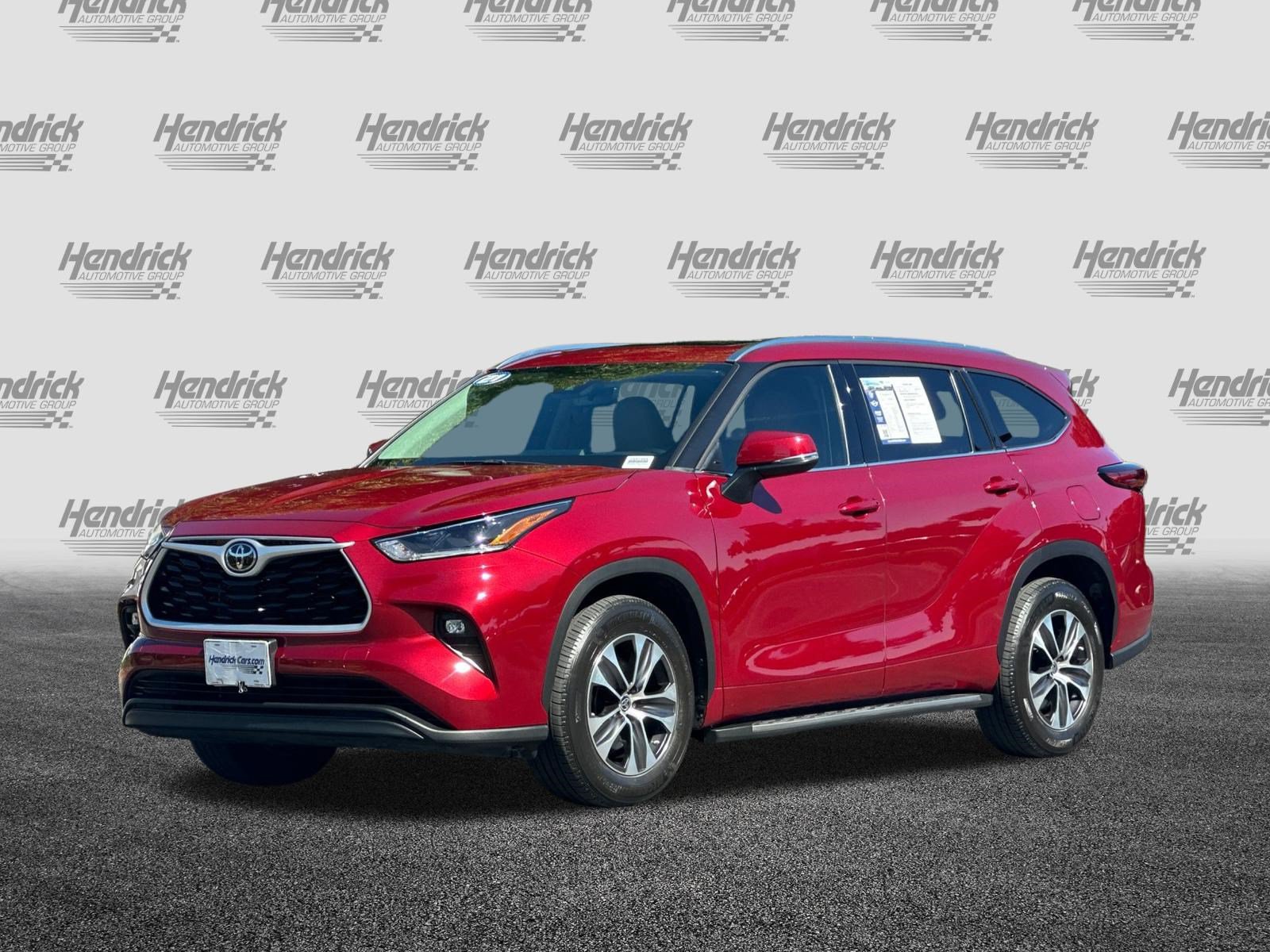Used 2021 Toyota Highlander XLE FWD image 9