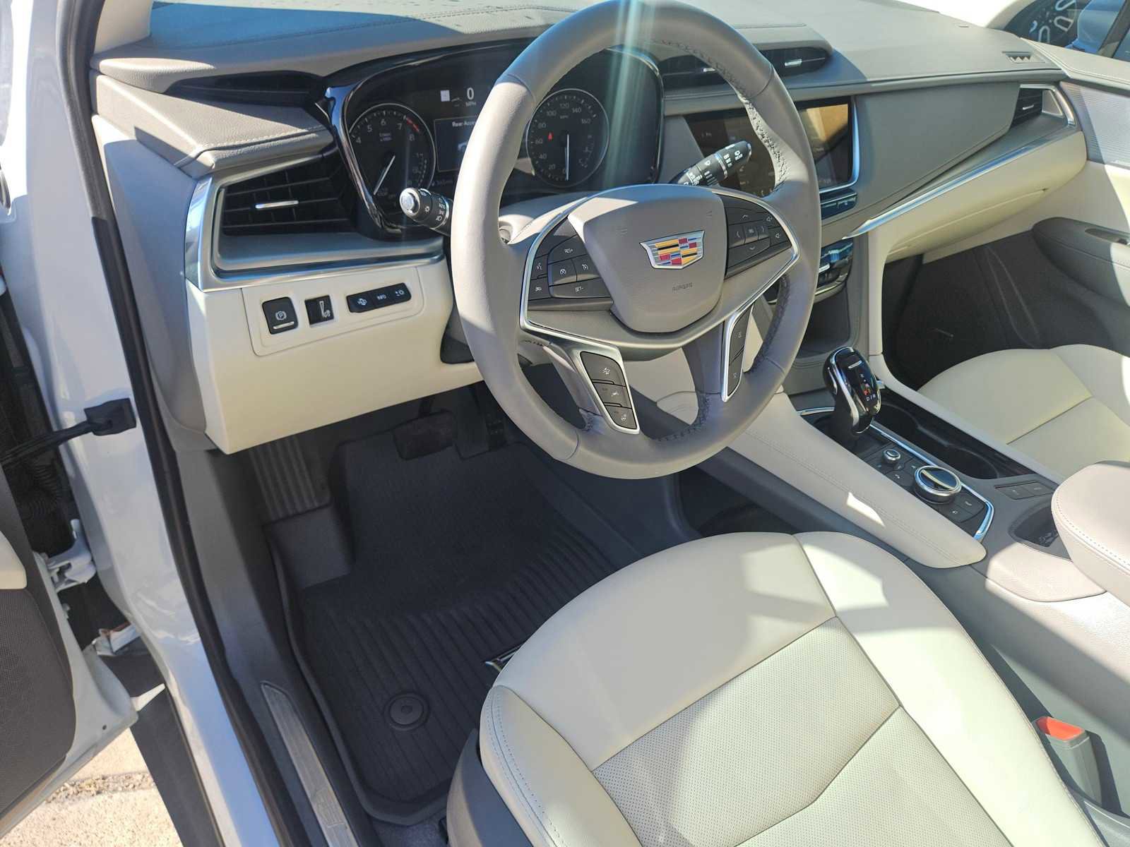 Used 2024 Cadillac XT5 Premium Luxury w/ Technology Package image 14