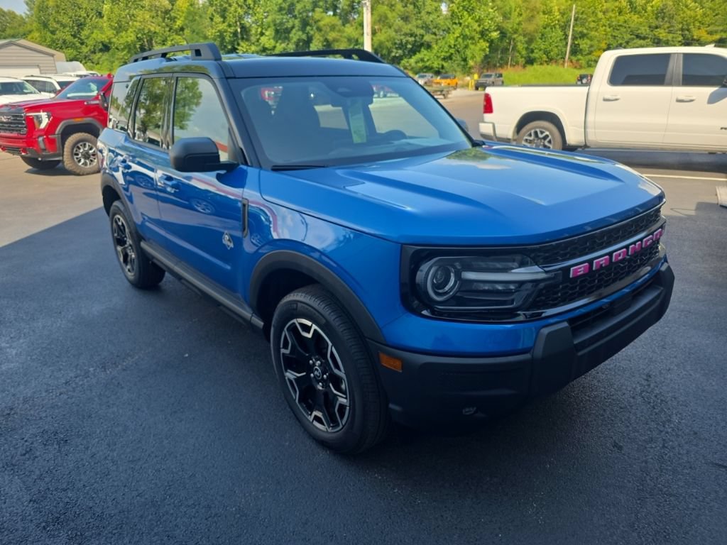 Used 2025 Ford Bronco Sport Outer Banks AWD/4WD image 4