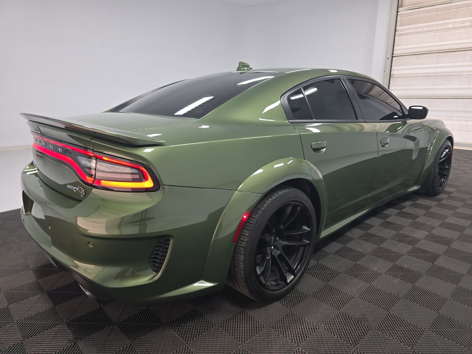 Used 2022 Dodge Charger SRT Hellcat w/ Harman/Kardon Audio Group RWD image 5