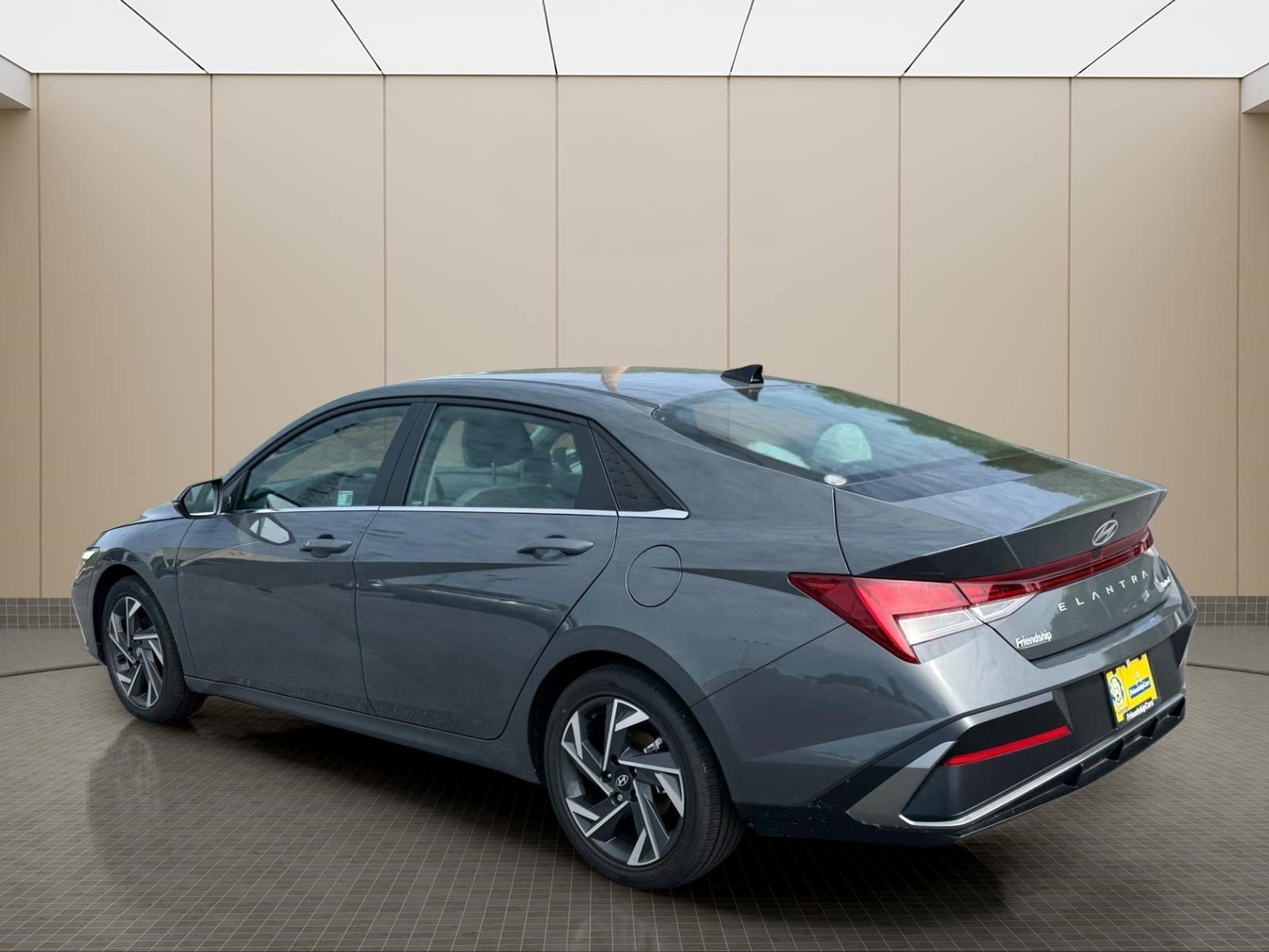 Used 2025 Hyundai Elantra Limited FWD image 4