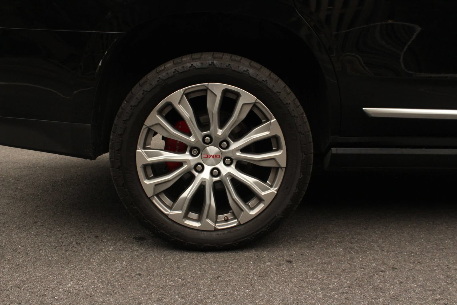 Used 2022 GMC Yukon Denali AWD/4WD image 5