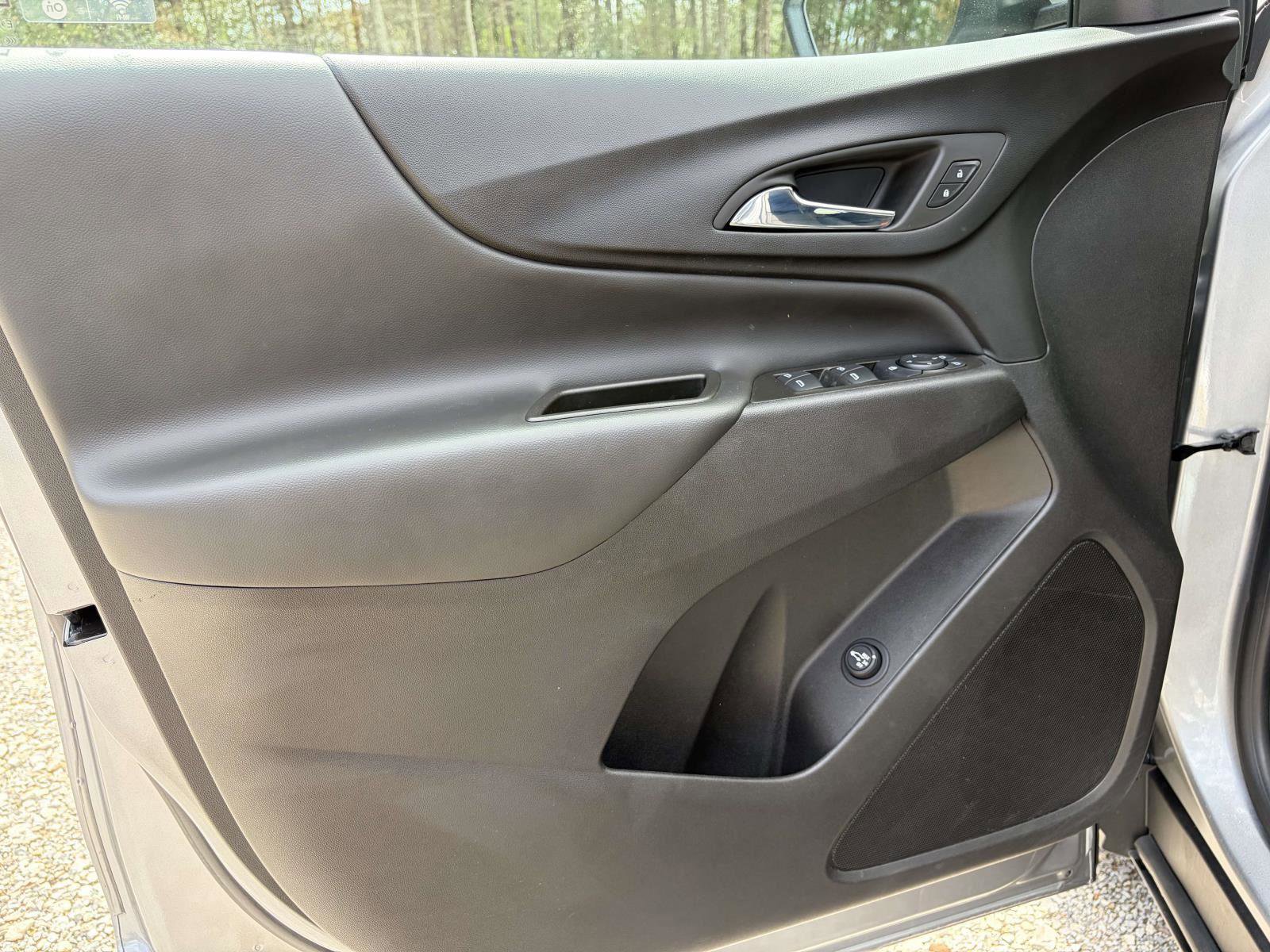 Used 2024 Chevrolet Equinox LT w/ LPO, Floor Liner Package image 5