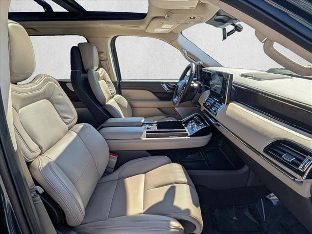 Used 2024 Lincoln Navigator Reserve image 22