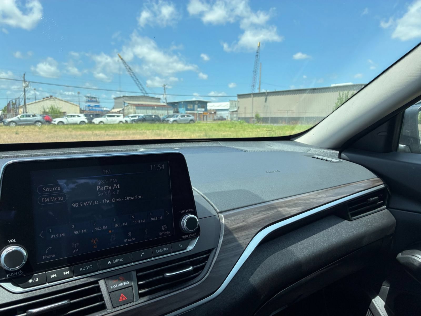 Used 2025 Nissan Altima 2.5 SV FWD image 33